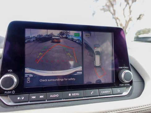 Used 2021 Nissan Rogue SV image 18