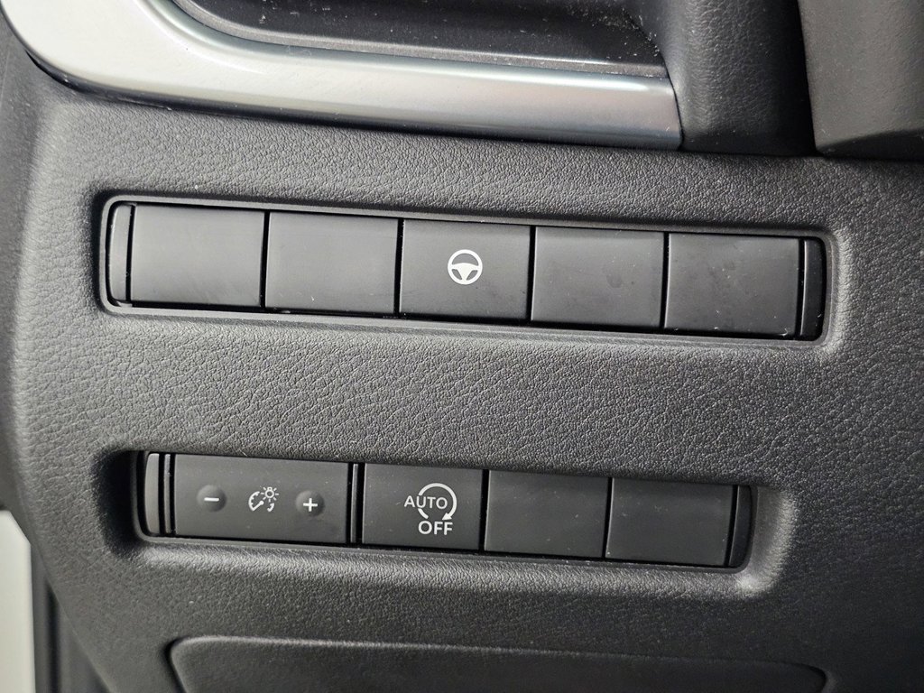 Used 2023 Nissan Rogue SV AWD/4WD image 32