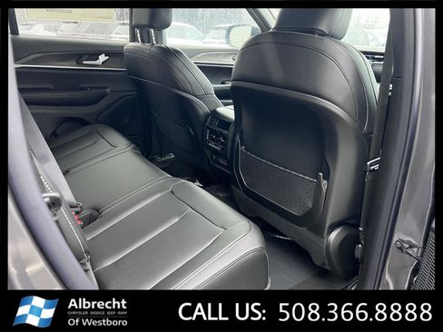 New 2025 Jeep Grand Cherokee Limited w/ Trailer Tow Package image 13