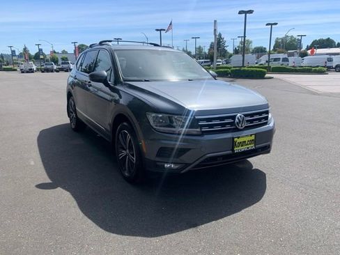 Used 2019 Volkswagen Tiguan SEL w/ 3rd Row Seat Package AWD/4WD image 9