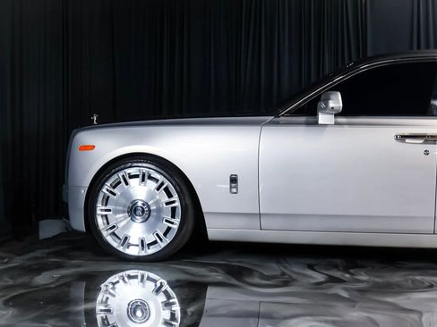 Used 2018 Rolls-Royce Phantom Sedan RWD image 3
