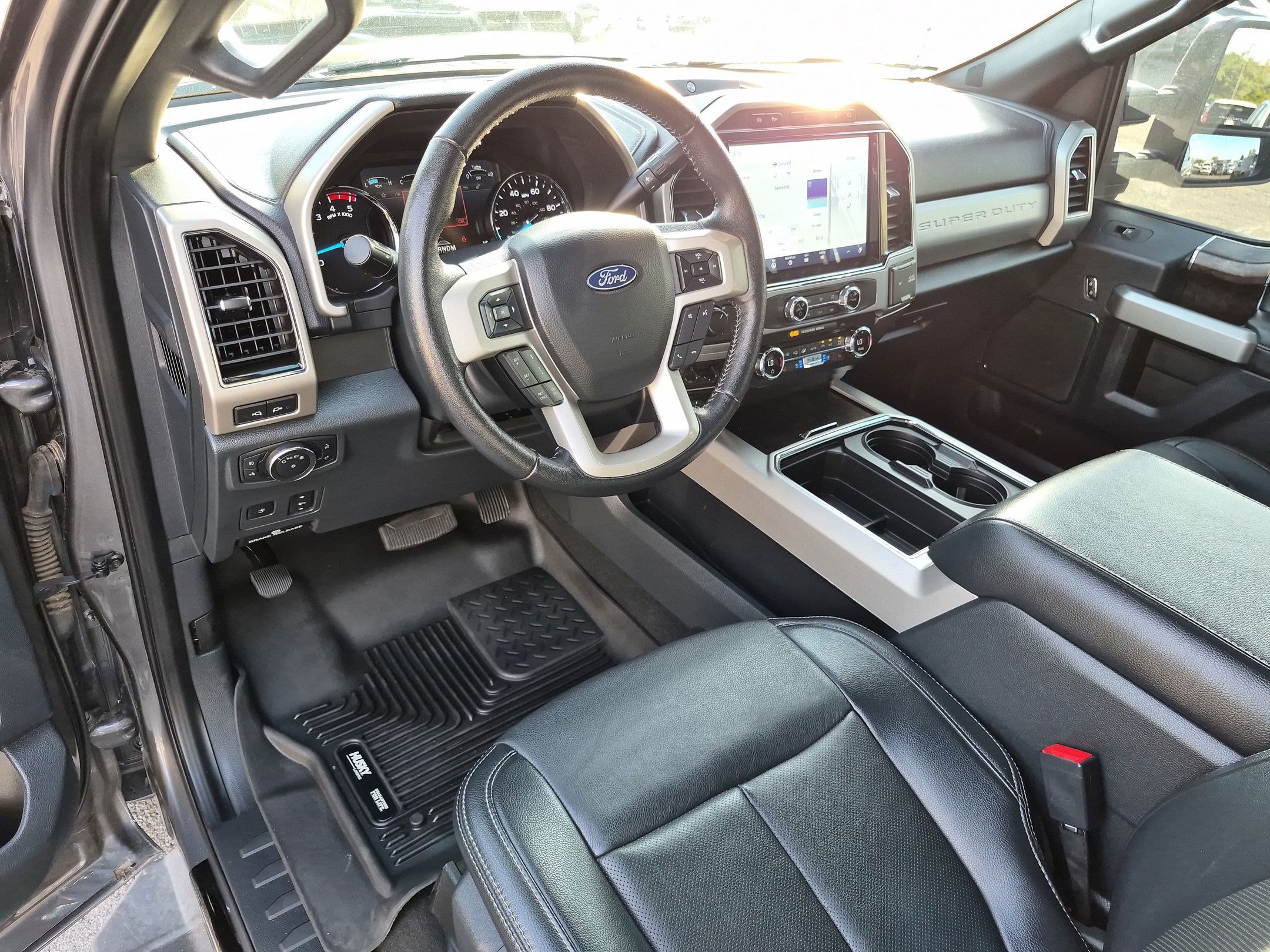 Certified 2022 Ford F350 Lariat w/ Black Appearance Package AWD/4WD image 16