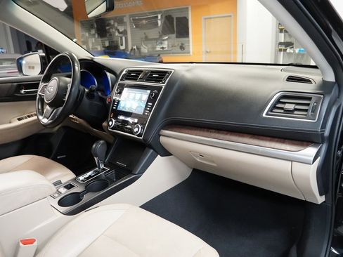 Used 2018 Subaru Outback 3.6R Limited image 34