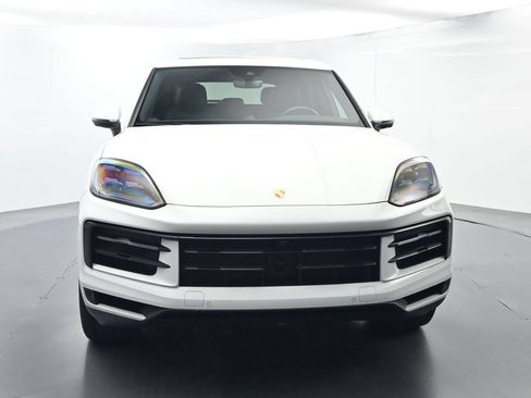 Certified 2025 Porsche Cayenne S AWD/4WD image 18
