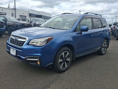 Used 2018 Subaru Forester 2.5i Premium AWD/4WD image 3