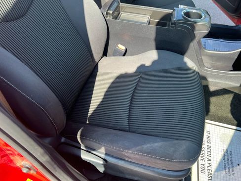 Used 2016 Toyota Prius V Four image 22