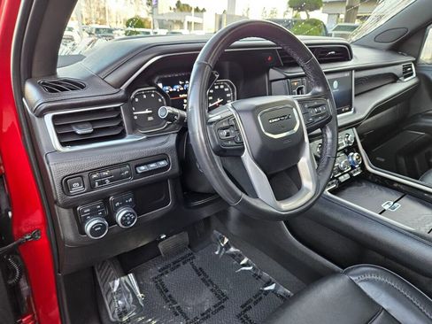 Used 2021 GMC Yukon Denali w/ Denali Premium Package image 24