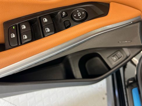 Used 2025 BMW 330i Sedan w/ Premium Package RWD image 23