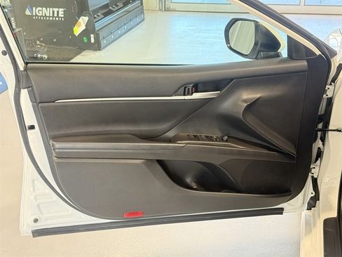 Used 2024 Toyota Camry SE image 8