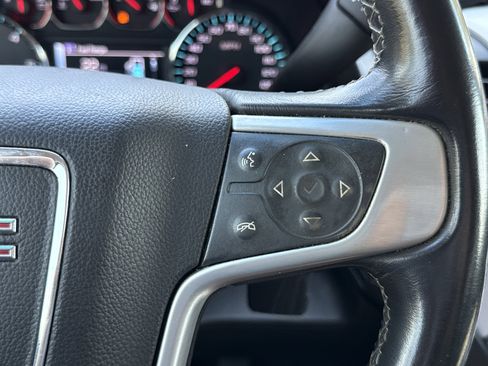 Used 2018 GMC Yukon SLE w/ SLE Value Package image 16