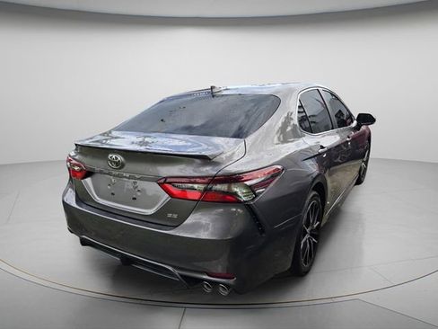 Used 2024 Toyota Camry SE FWD image 4