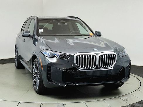 Used 2026 BMW X5 xDrive40i w/ M Sport Package image 2