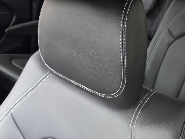 New 2027 Chrysler Pacifica Select FWD image 10