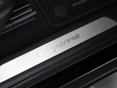 Used 2019 Porsche Cayenne AWD/4WD image 30