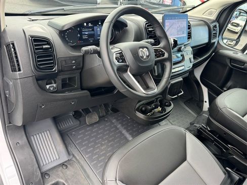 Used 2025 RAM ProMaster 2500 w/ Premium Convenience Group image 13