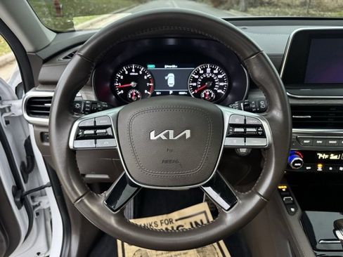 Used 2022 Kia Telluride SX w/ Towing Package image 14