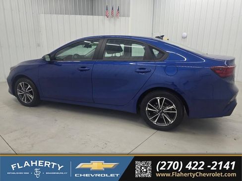 Used 2024 Kia Forte LXS w/ LXS Technology Package FWD image 5