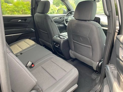 Used 2024 Chevrolet Traverse LT AWD/4WD image 11