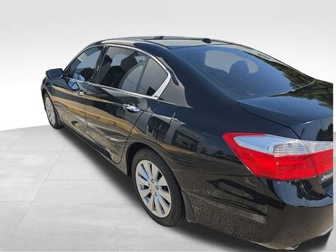 Used 2015 Honda Accord Touring image 11