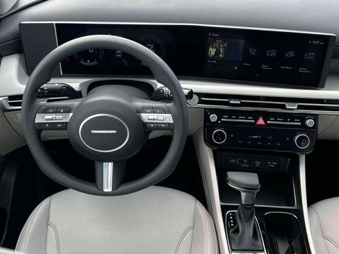 New 2026 Hyundai Tucson SEL image 17