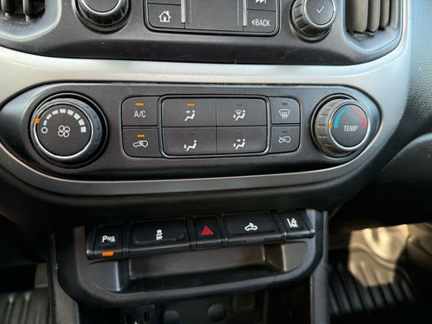 Used 2022 Chevrolet Colorado LT w/ Fleet Safety Package image 27