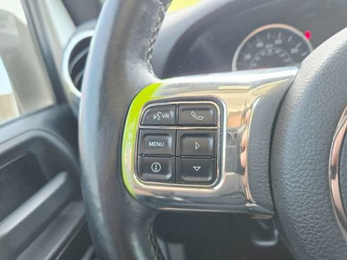 Used 2014 Jeep Wrangler Unlimited Sahara w/ Dual Top Group AWD/4WD image 21