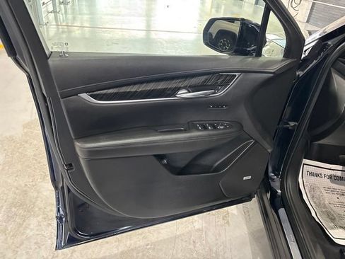 Used 2021 Cadillac XT6 Premium Luxury AWD/4WD image 13