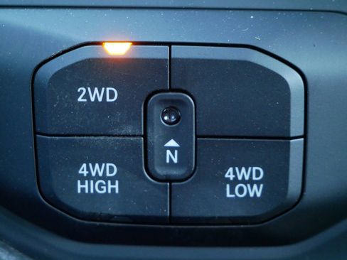 New 2026 RAM 3500 Laramie AWD/4WD image 17