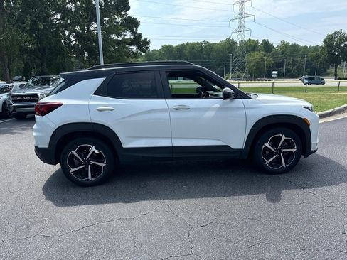 Used 2023 Chevrolet TrailBlazer RS w/ Sun and Liftgate Package FWD image 7