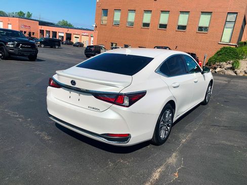 Used 2022 Lexus ES 300h FWD image 22