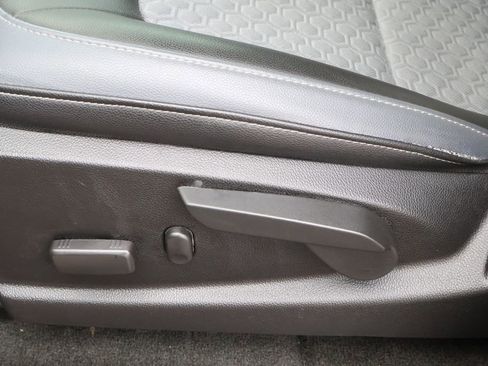 Used 2018 Chevrolet Colorado Z71 w/ Centennial Edition image 20