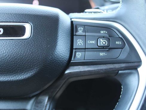 Used 2022 Jeep Grand Cherokee L Limited image 14