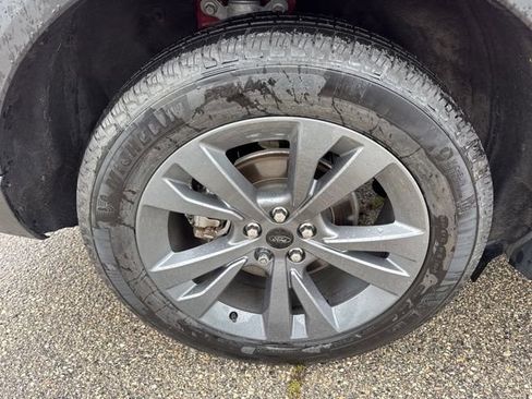 Used 2023 Ford Explorer XLT w/ Equipment Group 202A AWD/4WD image 20