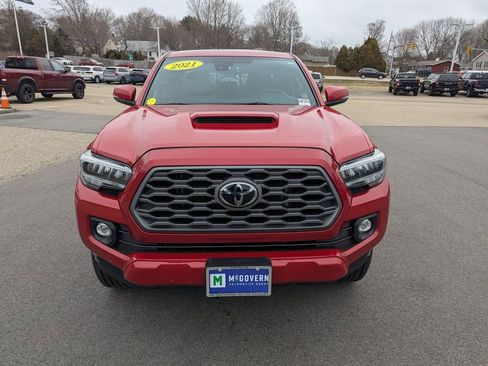 Used 2021 Toyota Tacoma TRD Sport w/ TRD Premium Sport Package image 9
