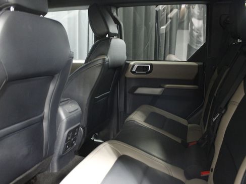 Used 2023 Ford Bronco Wildtrak image 41