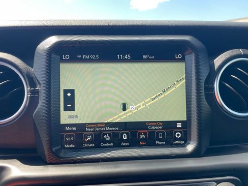 Used 2022 Jeep Wrangler Unlimited Sahara w/ Cold Weather Group AWD/4WD image 7