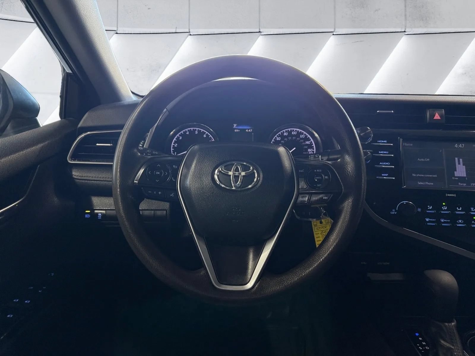 Used 2020 Toyota Camry LE FWD image 23