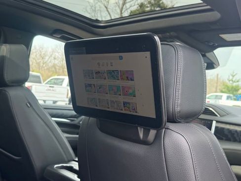 Used 2024 GMC Yukon Denali w/ Denali Reserve Package image 14