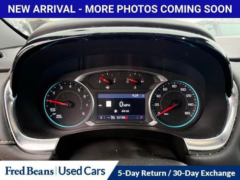 Used 2023 Chevrolet Traverse LT w/ LT Premium Package image 13