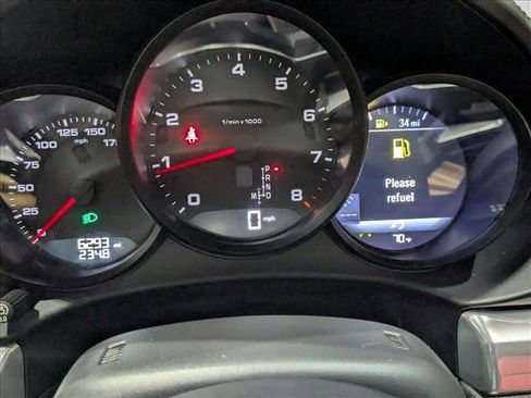 Used 2021 Porsche 718 Boxster image 13