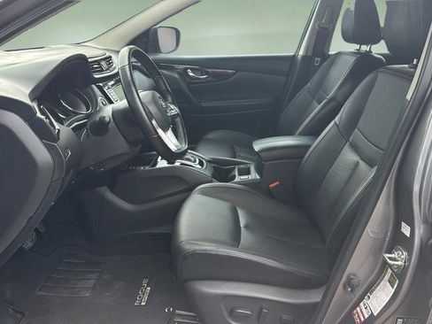 Used 2022 Nissan Rogue Sport SL FWD image 10