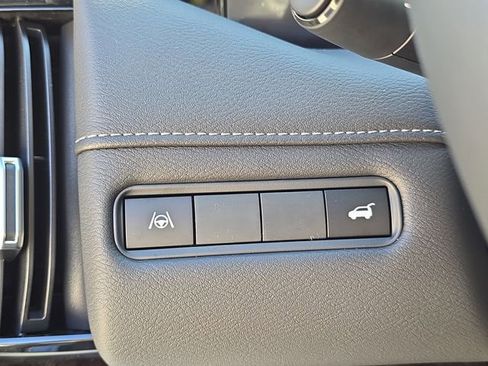 New 2026 Nissan Armada SL w/ Captain's Chari Seat Package image 31