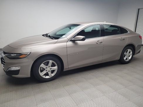 Used 2023 Chevrolet Malibu LT FWD image 2