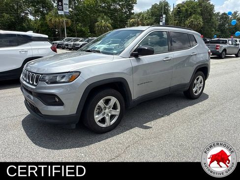 Used 2024 Jeep Compass Latitude AWD/4WD image 1