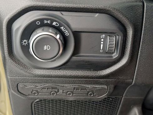 Used 2025 Jeep Wrangler Unlimited Sport AWD/4WD image 13