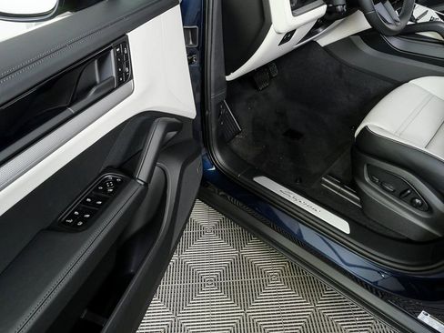 New 2026 Porsche Cayenne AWD image 8