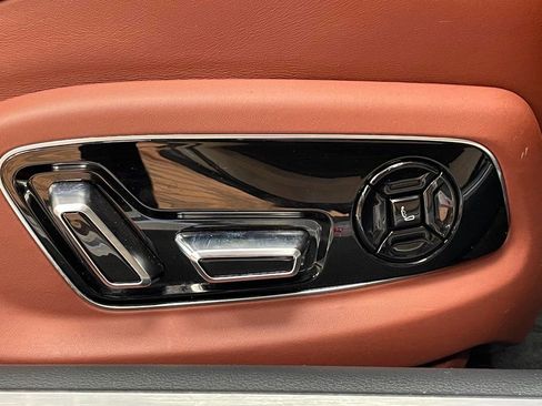 Used 2021 Audi S8 L image 34