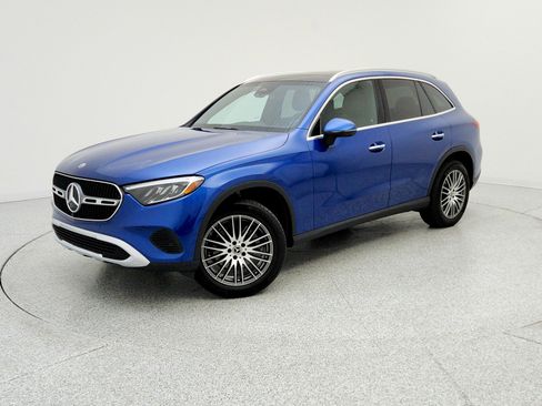 Used 2025 Mercedes-Benz GLC 300 image 1