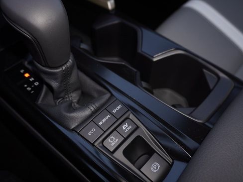 Used 2026 Toyota Camry SE image 19