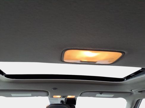 Used 2023 Hyundai Venue SEL w/ Cargo Package image 14